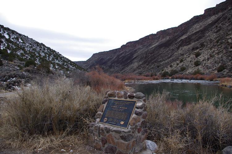 Stephen E. Reynolds Gaging Station near Pilar, NM