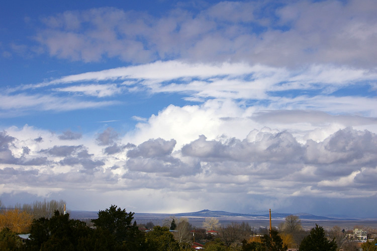 A photo of the NW sky from south of Taos.
