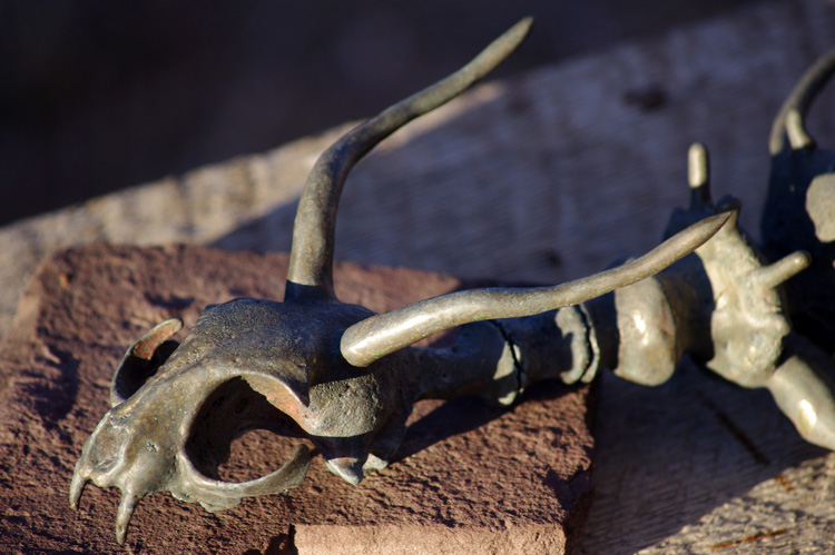 Horned catbeast, cast in bronze